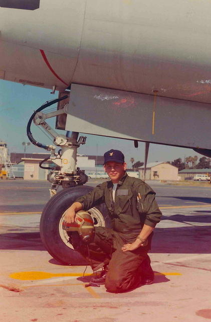 Les Cohn, Navy airplane