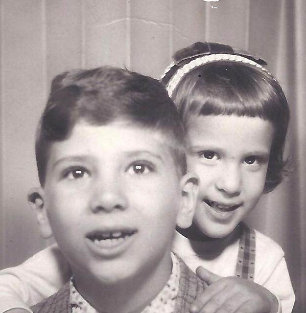 Janet Yocheved Levin Pack and Lesley Les Levin, 1960