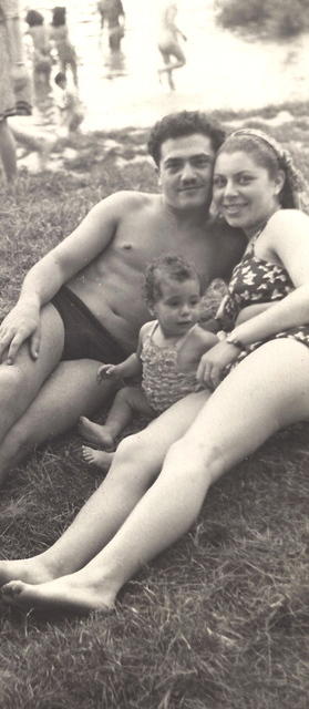 Simon & Renee Choikhit Spindel w Vivian