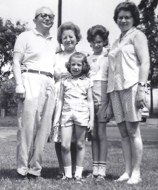 Morris, Adele Rose, Bari Tulchinsky Efron, Eva Cohn Tulchinsky, in front, Karen Tulchinsky Smith