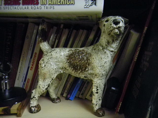 Maurice Steinlauf door stop dog