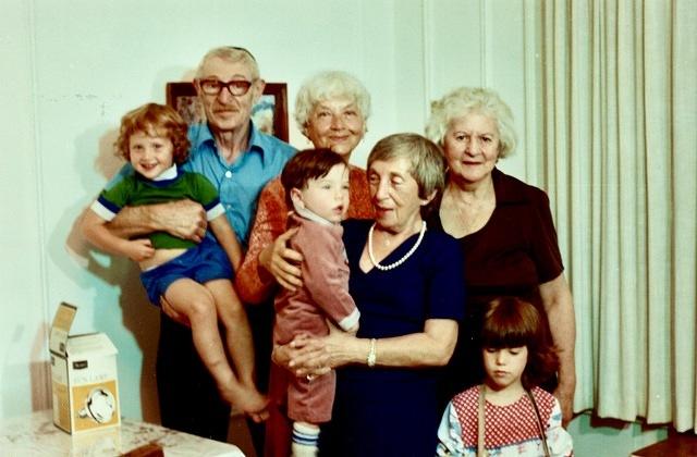 Naomi Weiss Cohn, Morris Steinlauf, Esther Yellen Steinlauf, Lena Nathan Steinlauf, Sarah Schuman about 1981