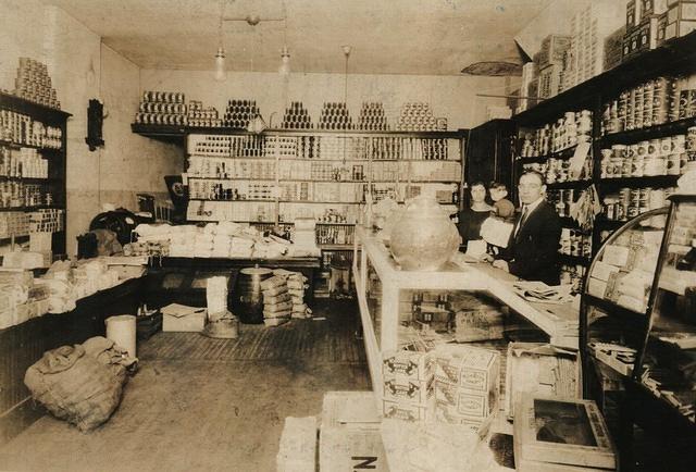 Max Portnoy & Esther Balaban Portnoy holding Ann Portnoy Porter, 1922.  See Notes.